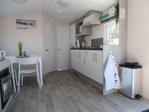 Chalet Joleen Ijmuiden Aan Zee, Vlakbij Het Strand Exterior foto
