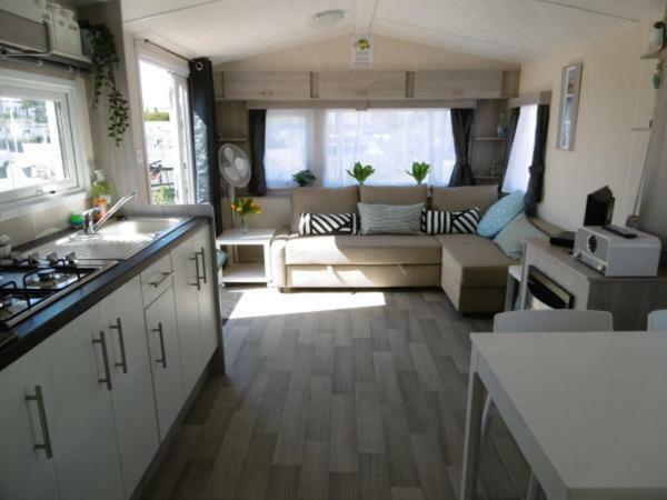 Chalet Joleen Ijmuiden Aan Zee, Vlakbij Het Strand Exterior foto